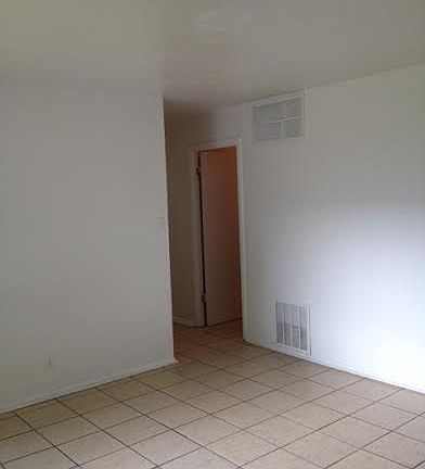5th image of 4928 W 34th Pl