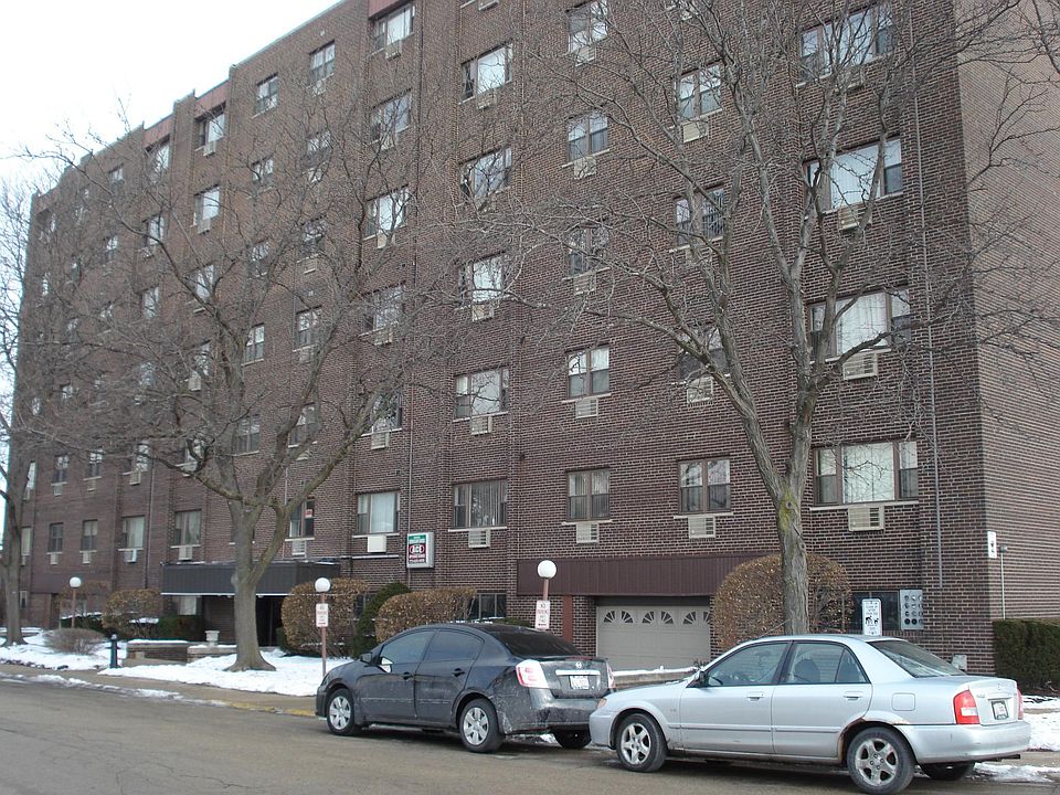 1st image of 4600 N Cumberland Ave Unit 107
