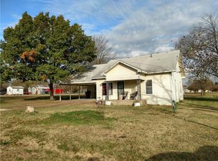 107 Meadowlark St, Ector, TX 75439
