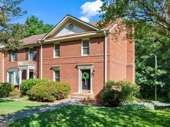 28 Huntington Place Dr, Sandy Springs, GA 30350