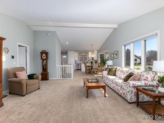 3rd image of 1708 Stonegate Dr
