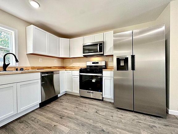 5th image of 460 E Ohio St Rear E