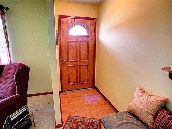 5th image of 818 Briddlewood St