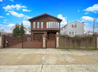 504 McClean Ave, Staten Island, NY 10305
