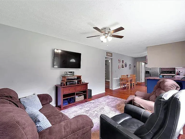 203 Phillips Ave — Photo 10