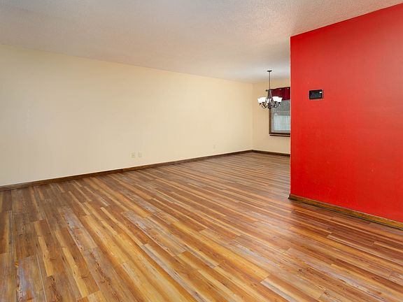 4th image of 9 Douglas Pl
