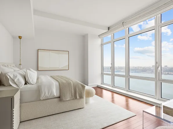 60 Riverside Boulevard image 6 of 20