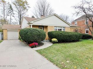 627 N Douglas Ave, Arlington Heights, IL 60004