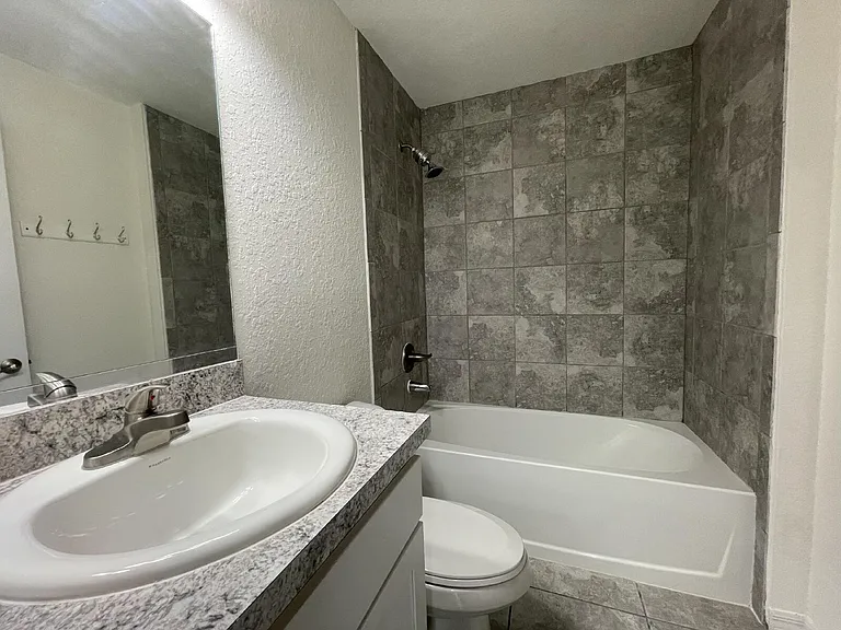 16958 SW 20th Court Rd — Photo 32