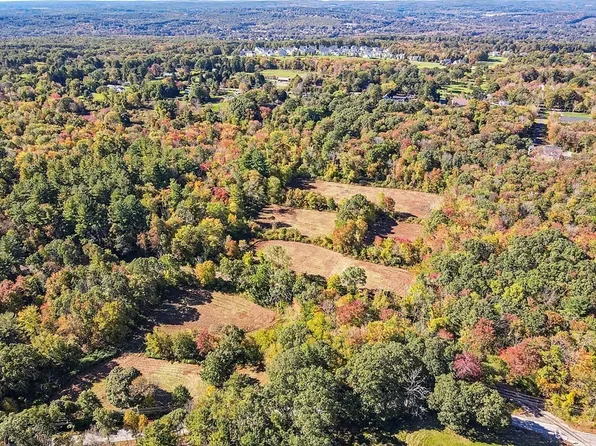 130 130/136 Old Upton Rd, Grafton, MA 01519