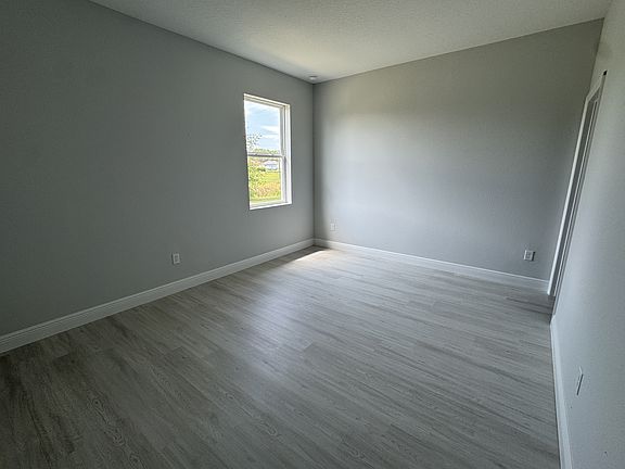 5th image of 113 Dogwood Dr