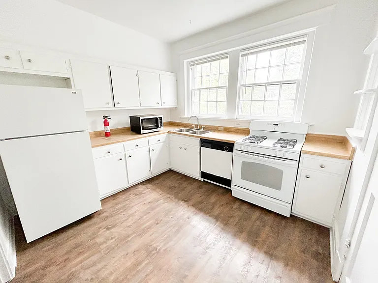 Westboro Apartments — Photo 12