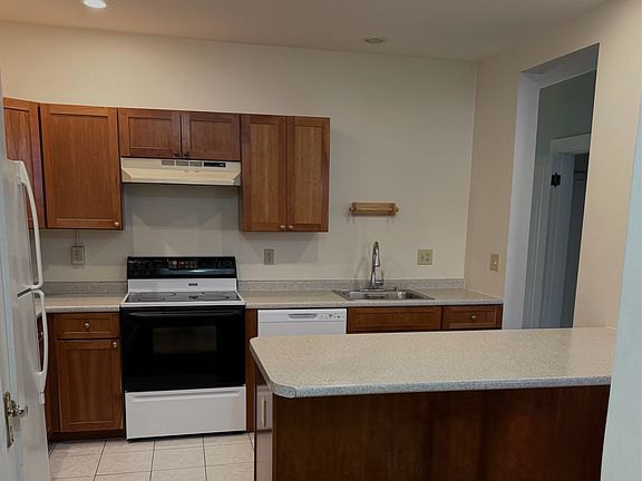 3rd image of 386-390 State St