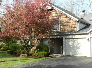 1932 Gresham Cir APT D, Wheaton, IL