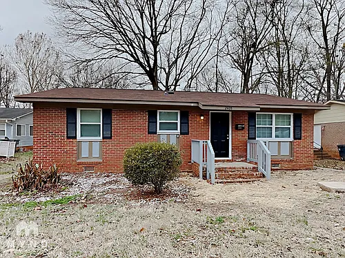 2405 Longleaf Dr Photo 1