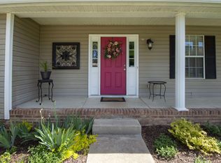 16 Stoney Pointe Dr, Chapin, SC 29036