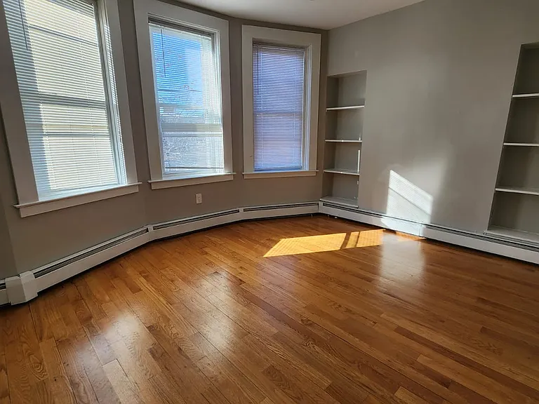 533 Chapel St #5A5 — Photo 6
