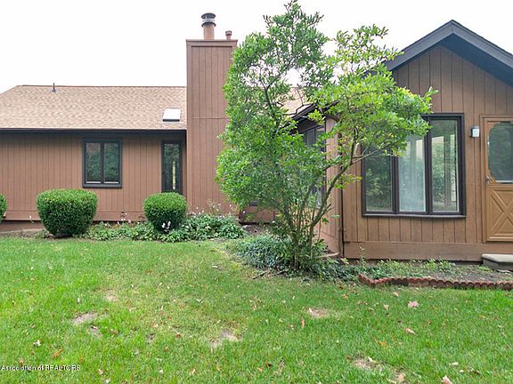 2nd image of 2597 Woodhill Dr