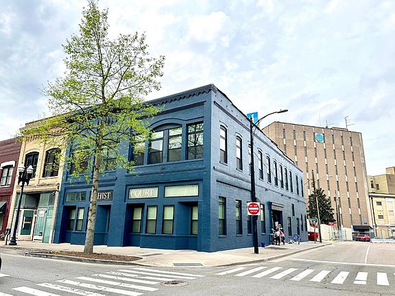2nd image of 400 W Magnolia Ave APT 102