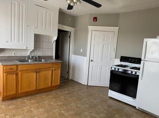 170 Mount Street Charles Ave #3R, Woonsocket, RI 02895