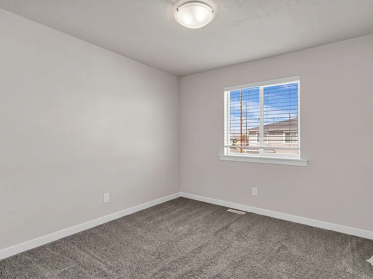 839 S 1760 E — Photo 16