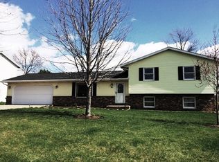 1017 Redbud Ln, Eureka, IL 61530