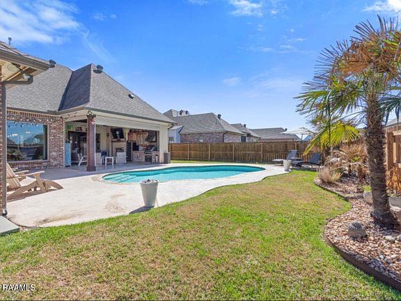5th image of 107 Coco Palm Ct