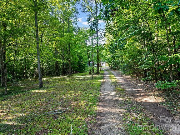 3rd image of 1475 Smith Woods Ln