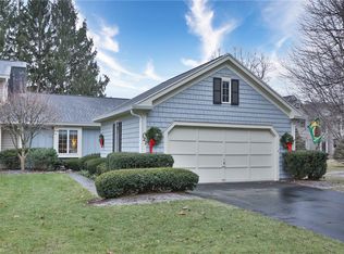 121 Wood Creek Dr, Pittsford, NY 14534