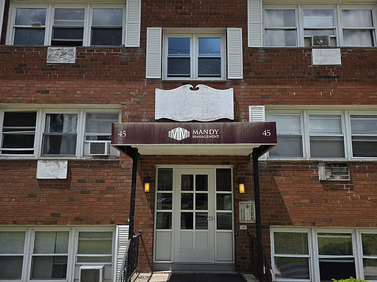 44 Barnes Ave #6B — Photo 1