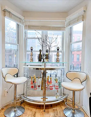 Rented by Sally Raia LLC | media 14