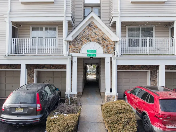 85 Inverness Dr, Edison, NJ 08820
