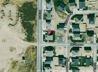 2312 NE 5th St, Redmond, OR 97756