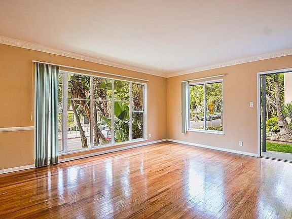3rd image of 1060 S Stanley Ave APT 3