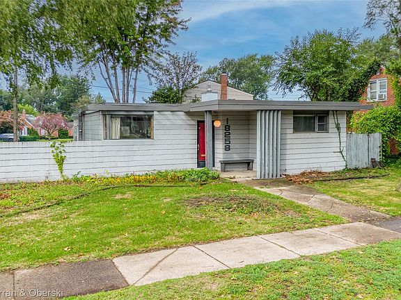 3rd image of 18258 Outer Dr