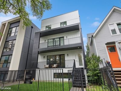 2633 N Emmett St #1F, Chicago, IL, 60647