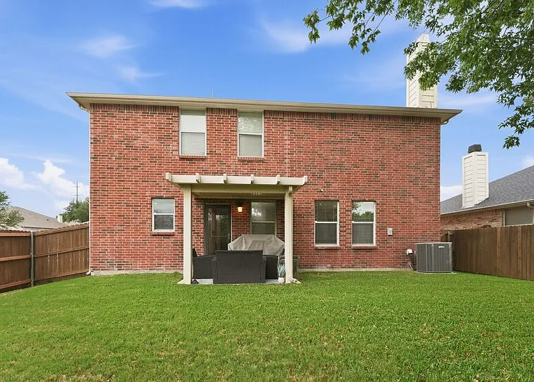 9601 Euclid Dr — Photo 49