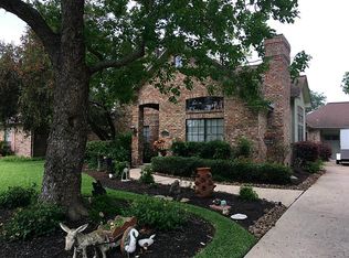 115 Water Oak St, Lake Jackson, TX 77566