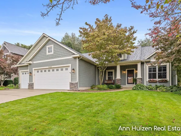 5330 Stevendale Dr, Hudsonville, MI 49426