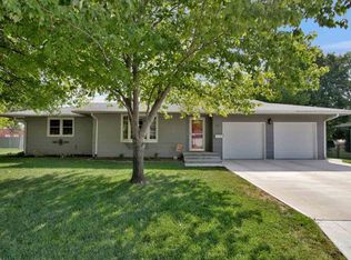 1612 Grandview Ct, Newton, KS 67114