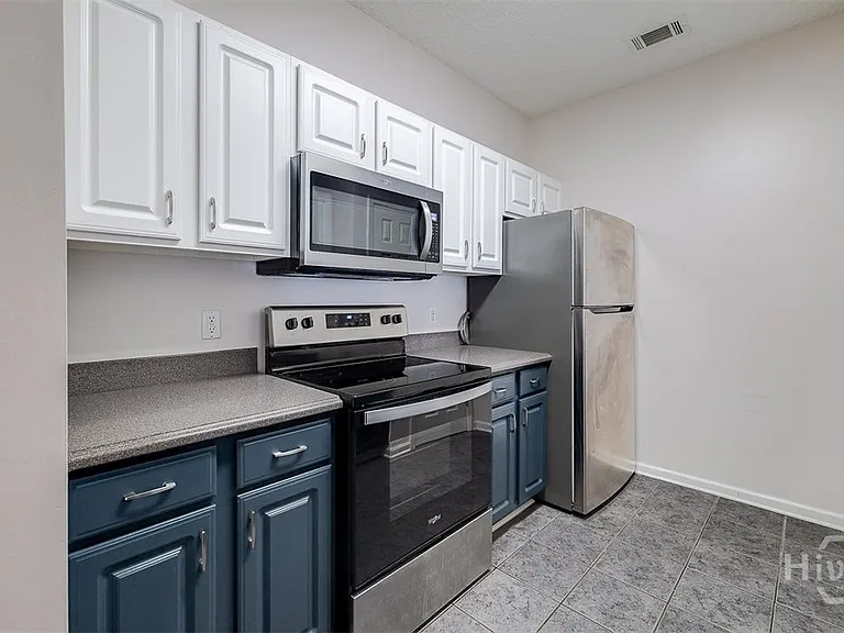 400 Tibet Ave #5 — Photo 8