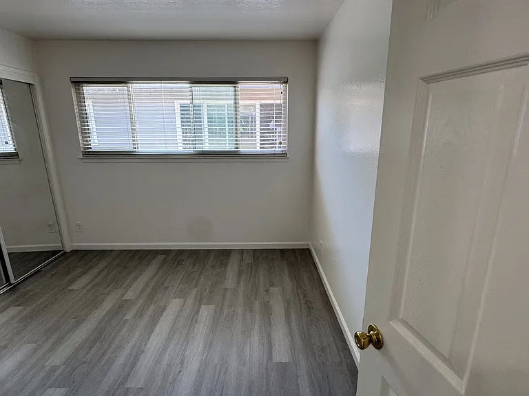 701 9th Ave #8 — Photo 1