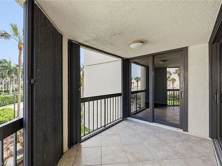 4551 Gulf Shore Blvd N #200 — Photo 29