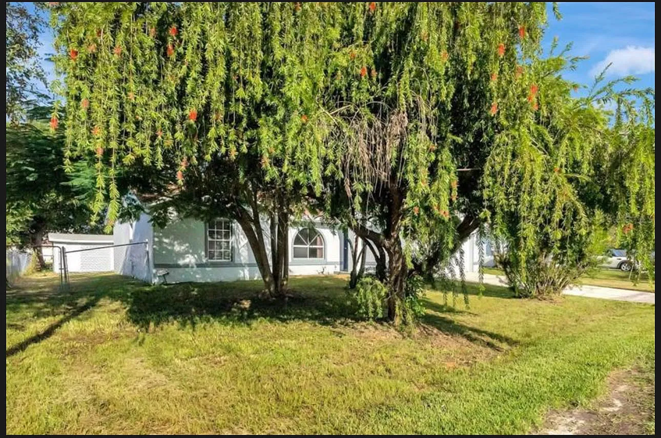 3 bed, 1396 sqft, $2,000 — Photo 3