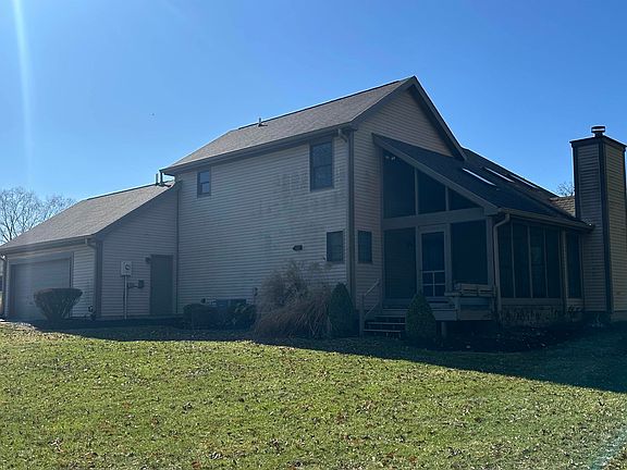 3rd image of 409 Vermont Dr