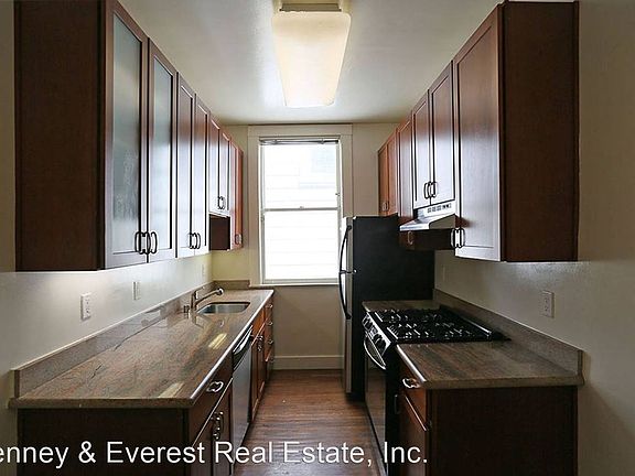 5th image of 2700 Polk St APT 12