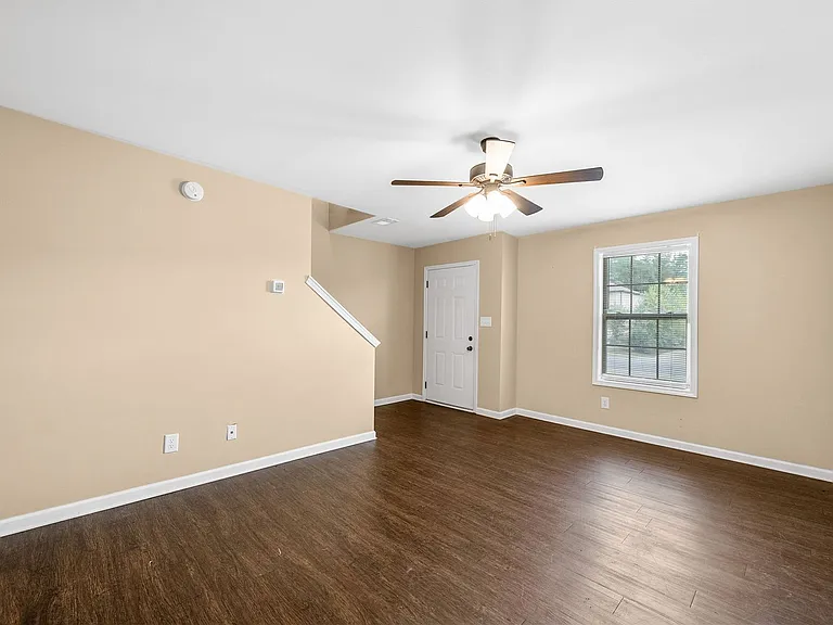 157 Center Pointe Dr — Photo 6