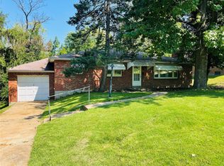 151 Signal Hill Dr, Saint Louis, MO 63121
