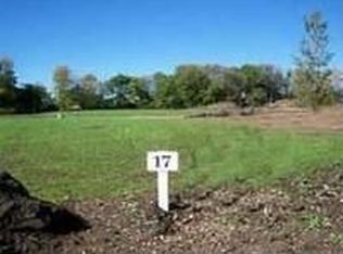 6129 S 39th St #LT17, Greenfield, WI 53221