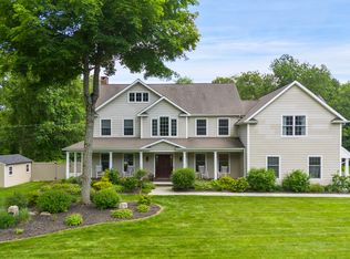 11 Delno Dr, Danbury, CT 06811